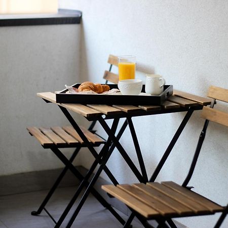 Gabi - Chic Apt With Parking Close To Veranda Mall ブカレスト エクステリア 写真