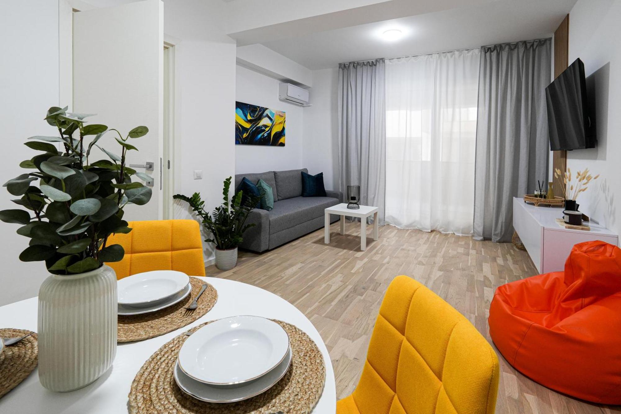 Gabi - Chic Apt With Parking Close To Veranda Mall ブカレスト エクステリア 写真