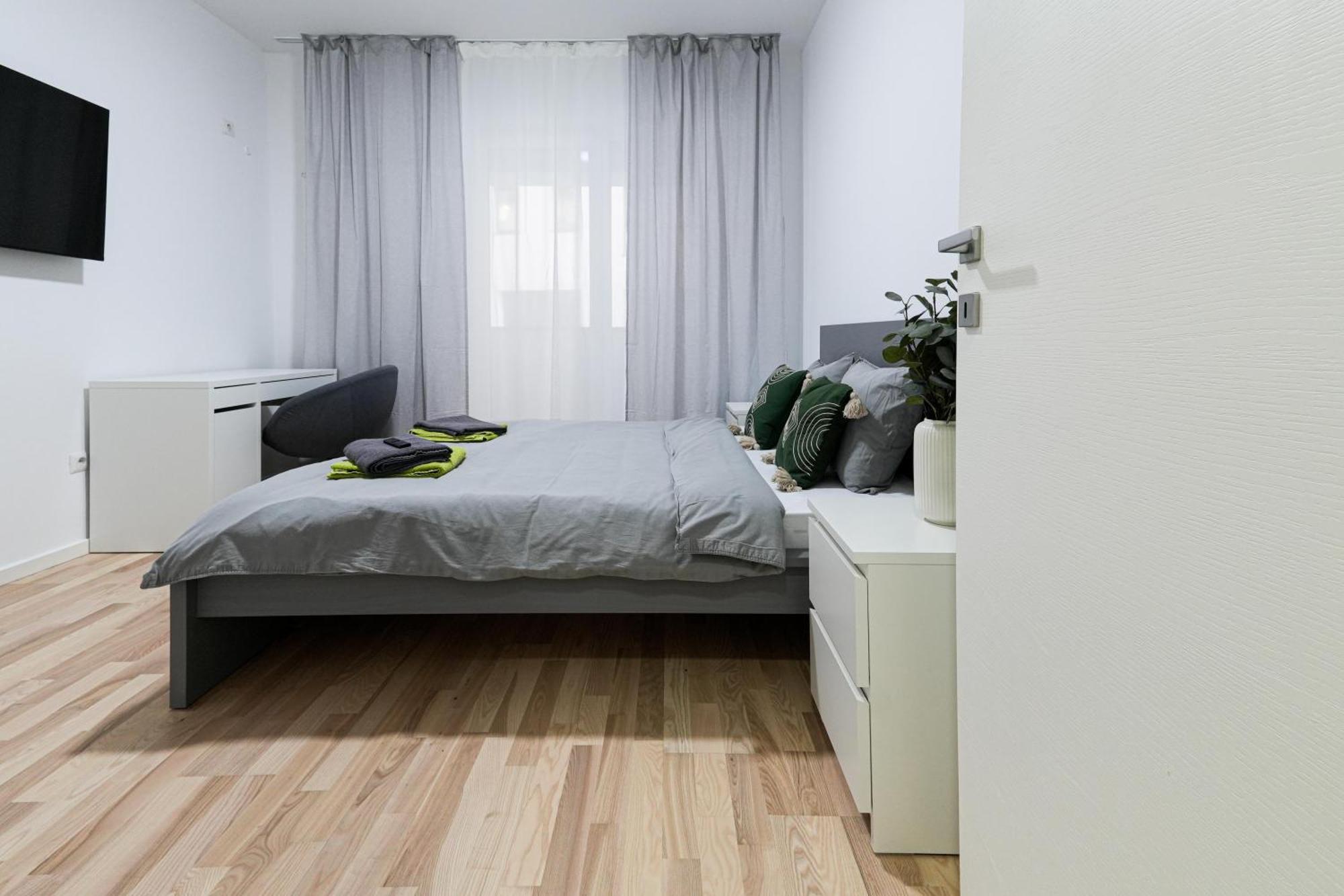 Gabi - Chic Apt With Parking Close To Veranda Mall ブカレスト エクステリア 写真