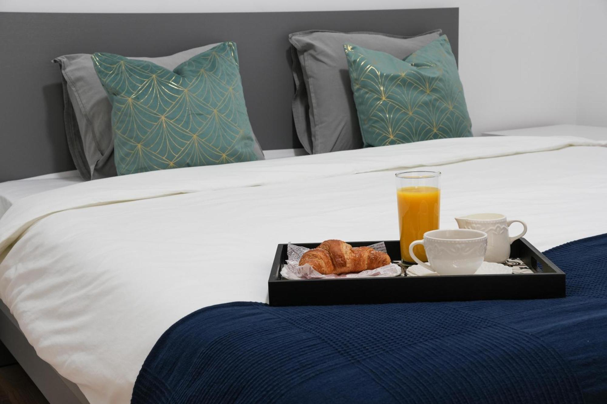 Gabi - Chic Apt With Parking Close To Veranda Mall ブカレスト エクステリア 写真