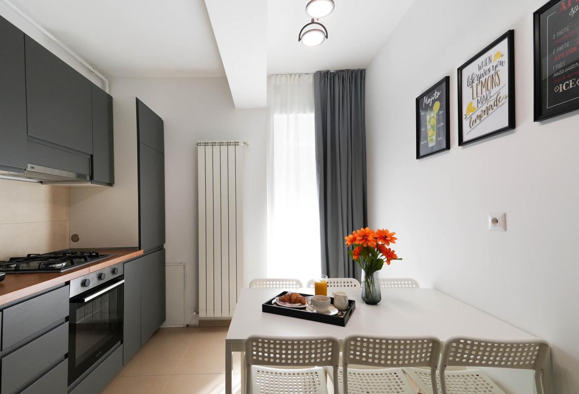 Gabi - Chic Apt With Parking Close To Veranda Mall ブカレスト エクステリア 写真